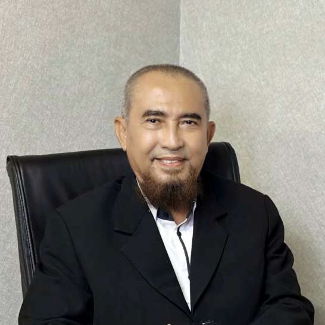 Dr. Ir. H. Salim Al Bakry MBA., MM., AAIJ., CPLHI., ACS., QIP., QCRO